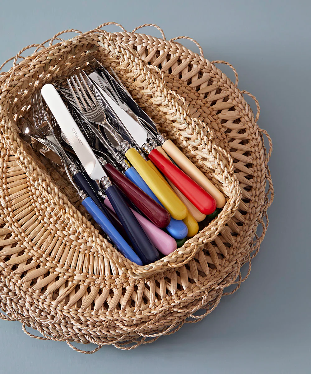 12 Piece Cutlery Set, Reds - Image 6