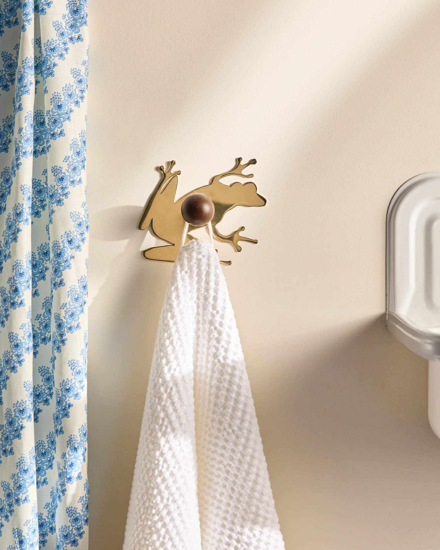 Frog Backplate, Polished Brass - Image 4