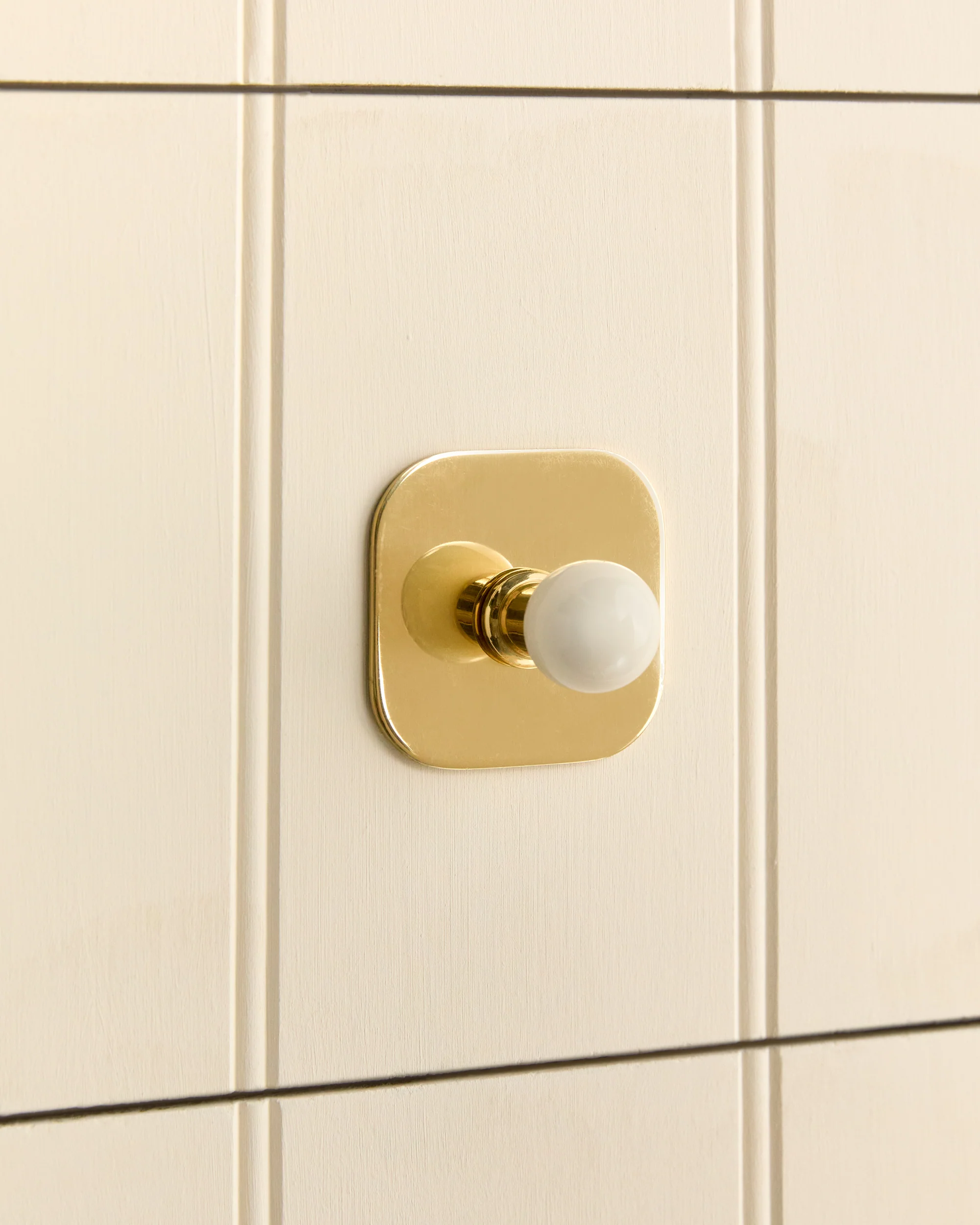 Small Curve Backplate, Polished Brass - Image 2